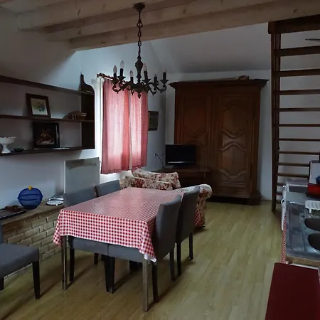 Chez Madame Cigogne *